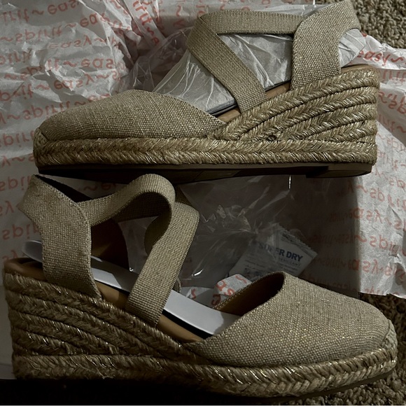 East Spirit NIB ESPADRILLE gold size 8 wide - Picture 2 of 11